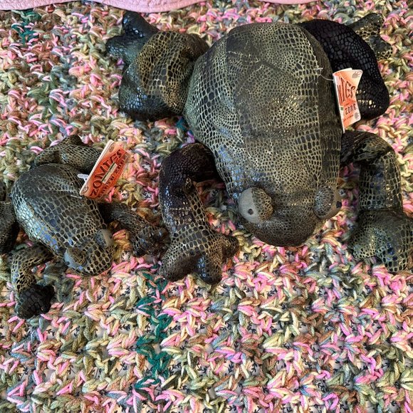 Pair of Russ Berrie Earth Zone Zonies Flemington Bean Bag Frogs with Tags - Picture 2 of 13